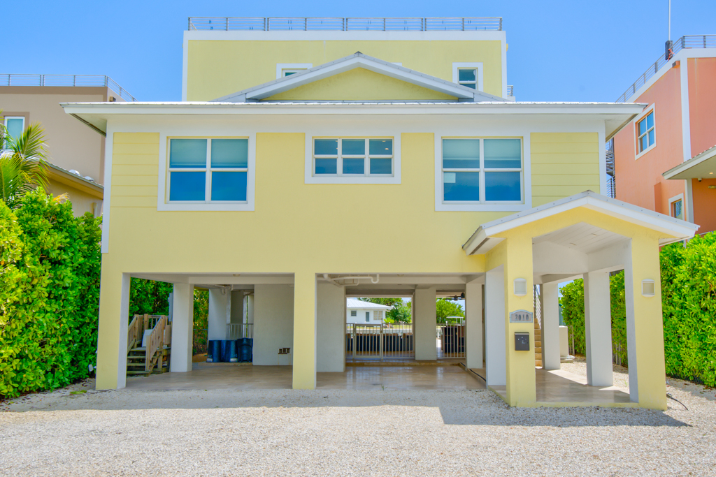 P87 2010 Sombrero American Coastal Vacation Rentals